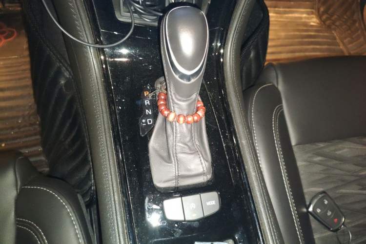 Used Cadillac ATS-L 2017 28T Tech Edition Gear Lever