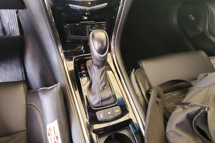 Used Cadillac ATS-L 2017 28T Tech Edition Gear Lever