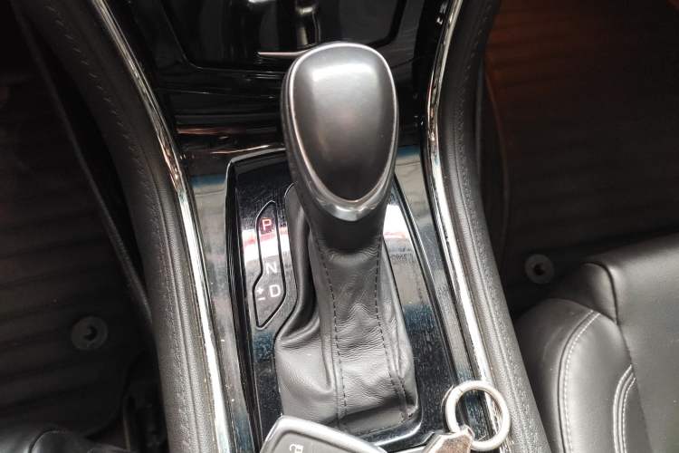 Used Cadillac ATS-L 2017 28T Tech Edition Gear Lever