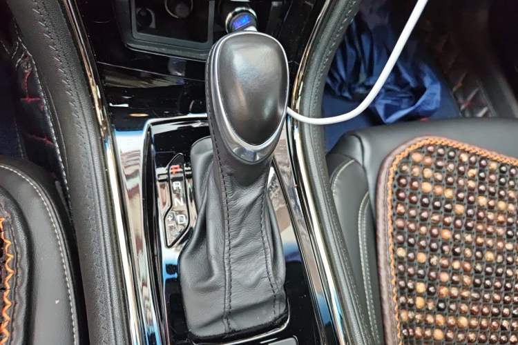 Used Cadillac ATS-L 2017 28T Tech Edition Gear Lever