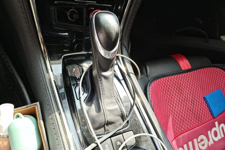 Used Cadillac ATS-L 2017 28T Fashion Edition Gear Lever