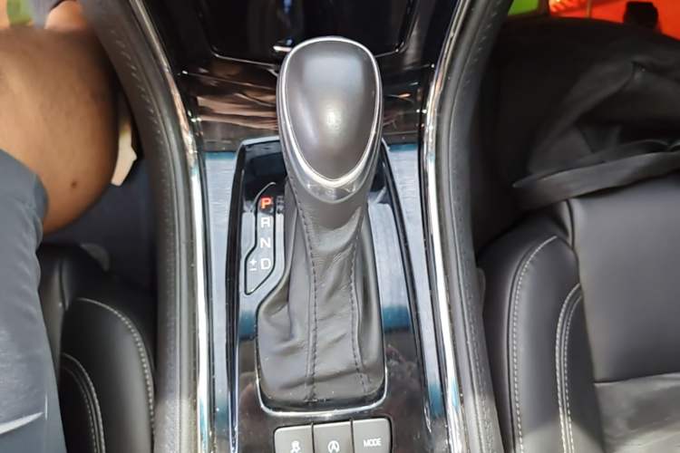 Used Cadillac ATS-L 2017 28T Tech Edition Gear Lever