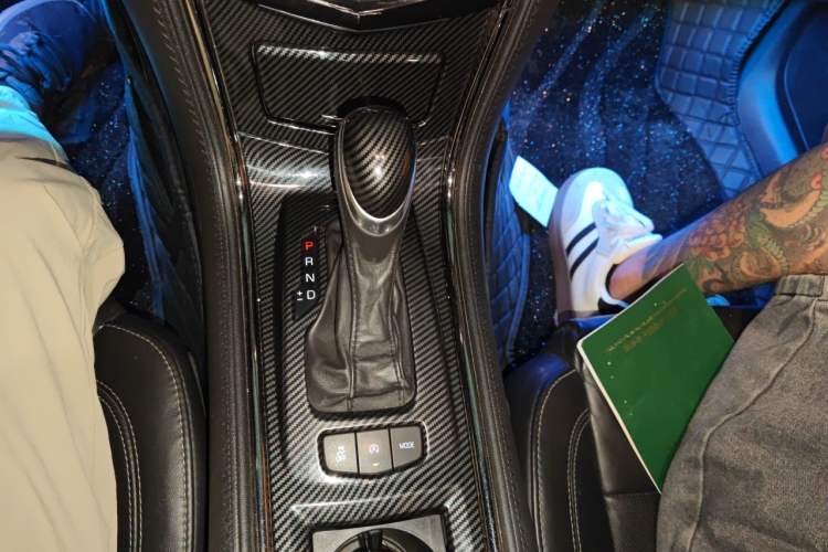 Used Cadillac ATS-L 2017 28T Fashion Edition Gear Lever