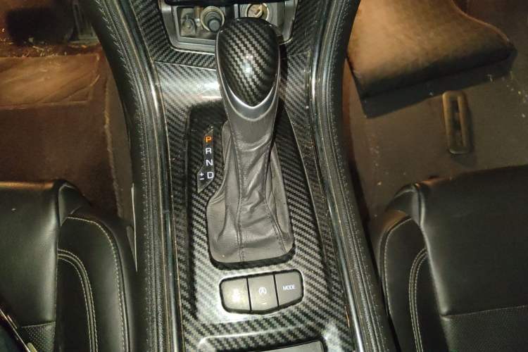 Used Cadillac ATS-L 2017 28T Fashion Edition Gear Lever