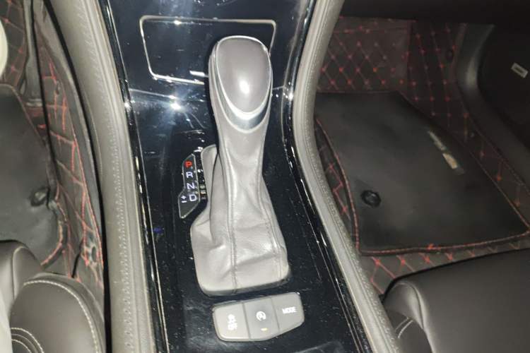 Used Cadillac ATS-L 2017 28T Tech Edition Gear Lever
