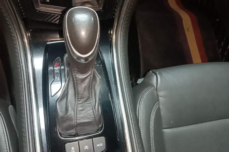 Used Cadillac ATS-L 2017 28T Fashion Edition Gear Lever