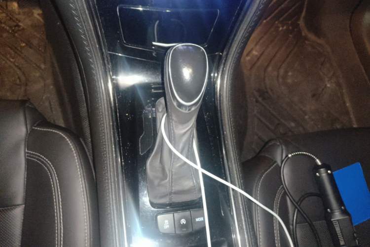 Used Cadillac ATS-L 2017 28T Fashion Edition Gear Lever