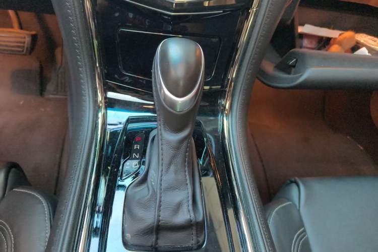 Used Cadillac ATS-L 2017 28T Fashion Edition Gear Lever