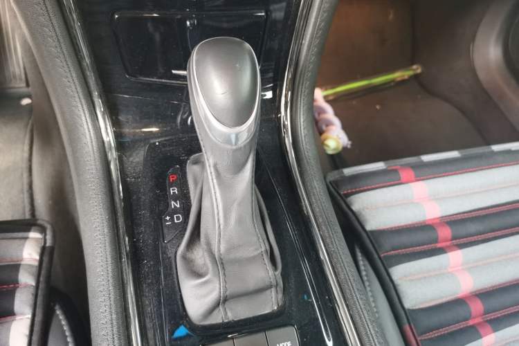 Used Cadillac ATS-L 2017 28T Fashion Edition Gear Lever