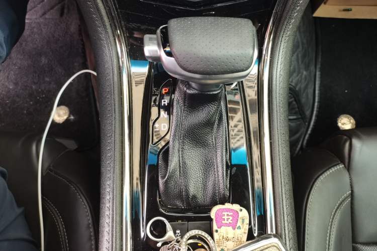 Used Cadillac ATS-L 2017 28T Fashion Edition Gear Lever