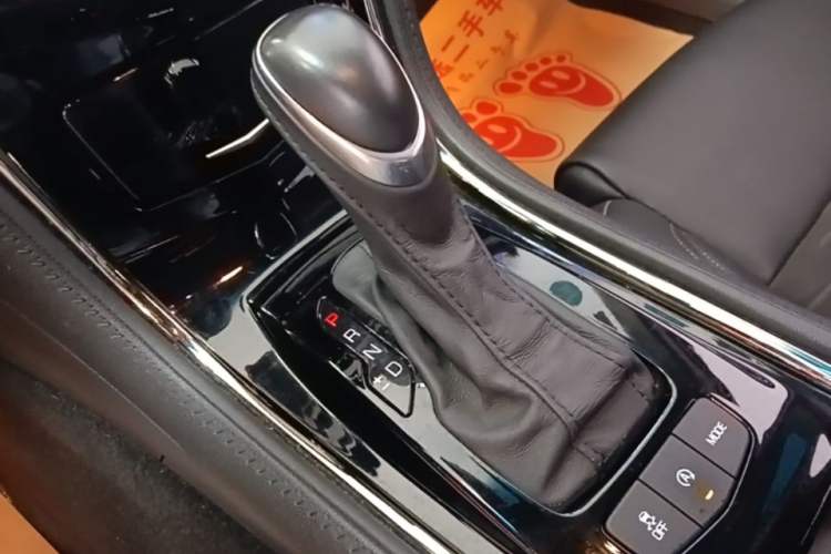 Used Cadillac ATS-L 2017 28T Tech Edition Gear Lever