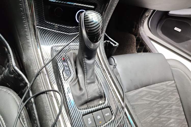 Used Cadillac ATS-L 2017 28T Tech Edition Gear Lever