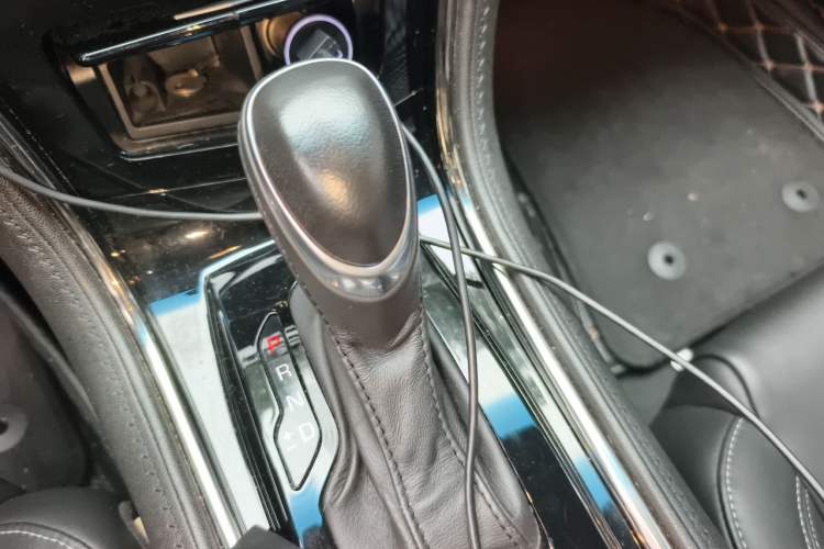 Used Cadillac ATS-L 2017 28T Tech Edition Gear Lever