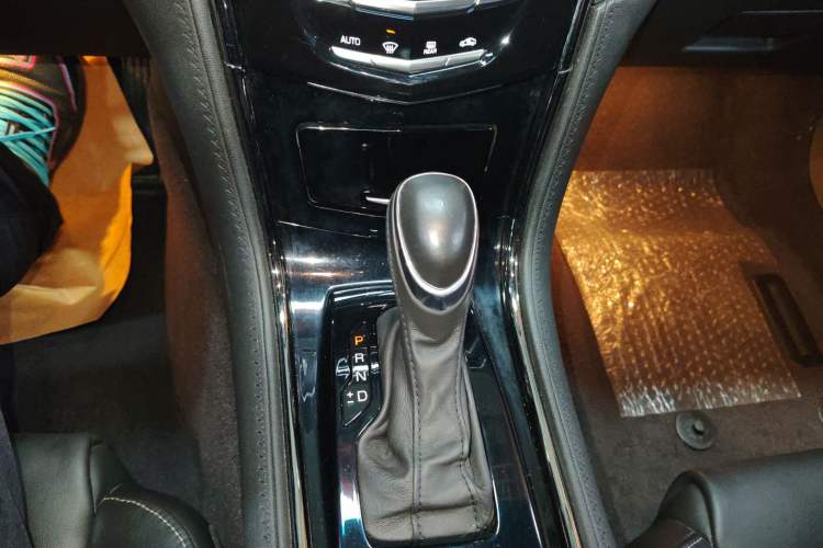 Used Cadillac ATS-L 2017 28T Fashion Edition Gear Lever
