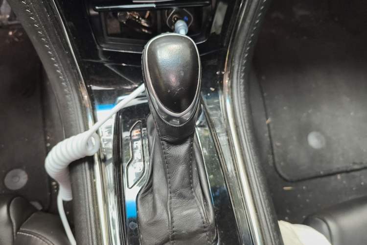 Used Cadillac ATS-L 2017 28T Tech Edition Gear Lever