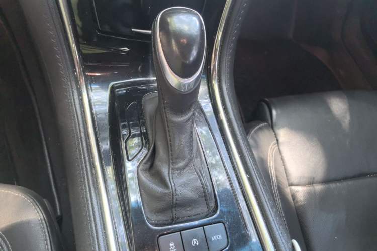 Used Cadillac ATS-L 2017 28T Tech Edition Gear Lever