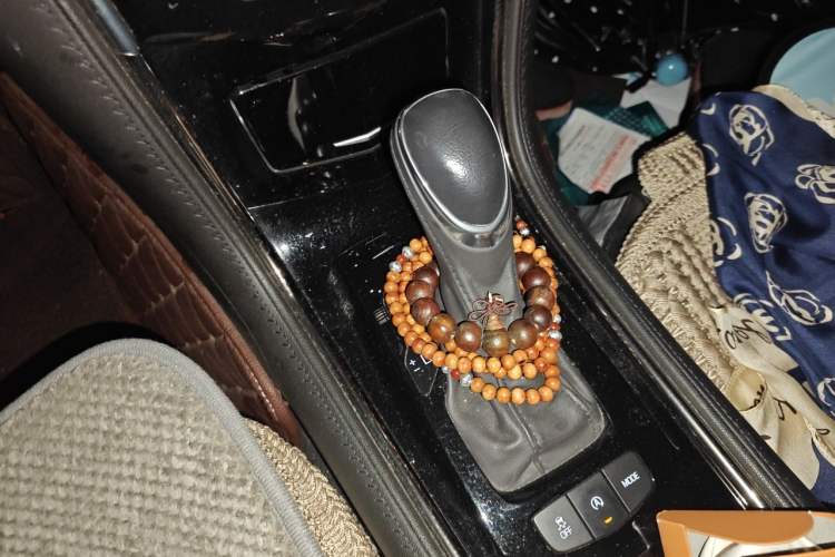 Used Cadillac ATS-L 2017 28T Fashion Edition Gear Lever