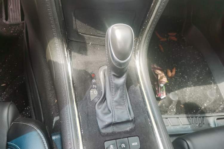 Used Cadillac ATS-L 2017 28T Tech Edition Gear Lever