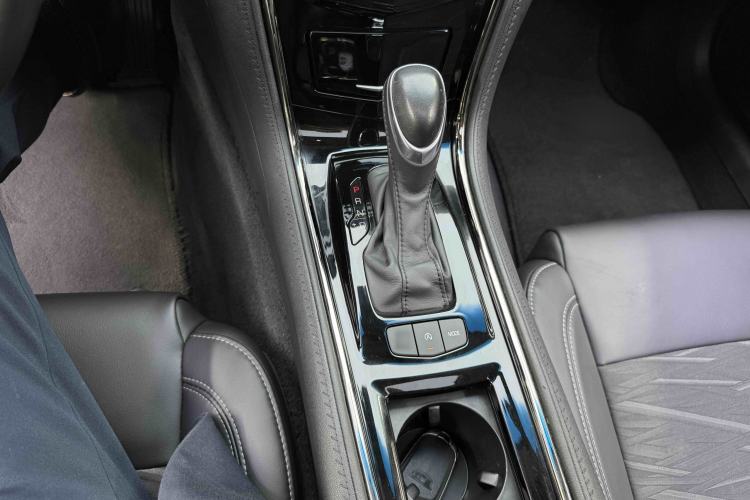 Used Cadillac ATS-L 2017 28T Tech Edition Gear Lever
