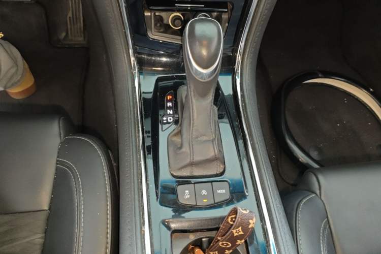 Used Cadillac ATS-L 2017 28T Tech Edition Gear Lever
