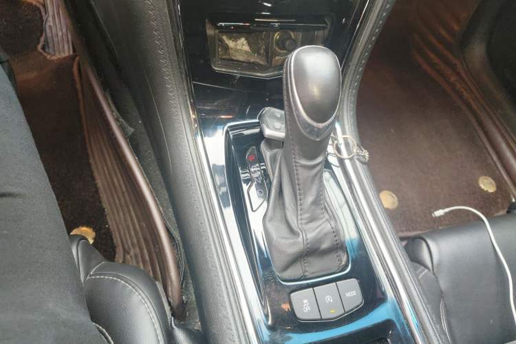 Used Cadillac ATS-L 2017 28T Tech Edition Gear Lever