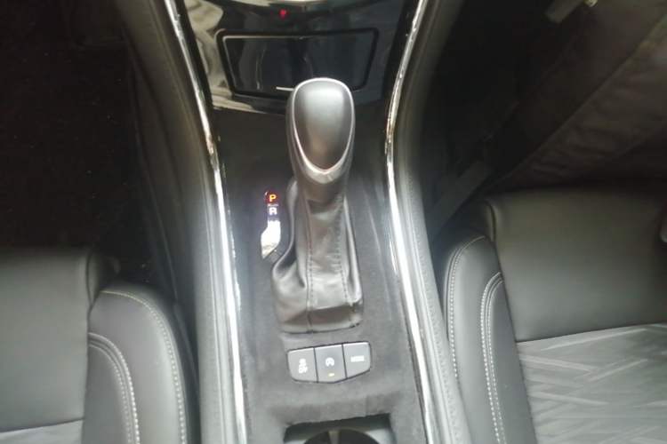 Used Cadillac ATS-L 2017 28T Tech Edition Gear Lever