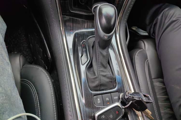 Used Cadillac ATS-L 2017 28T Tech Edition Gear Lever