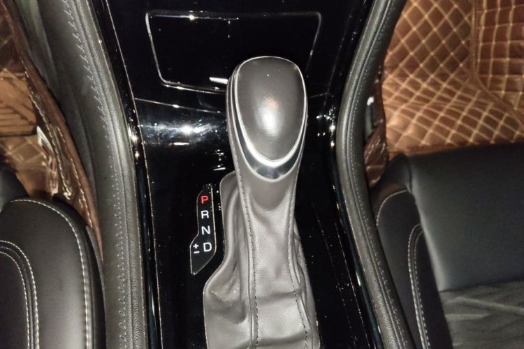 Used Cadillac ATS-L 2017 28T Tech Edition Gear Lever