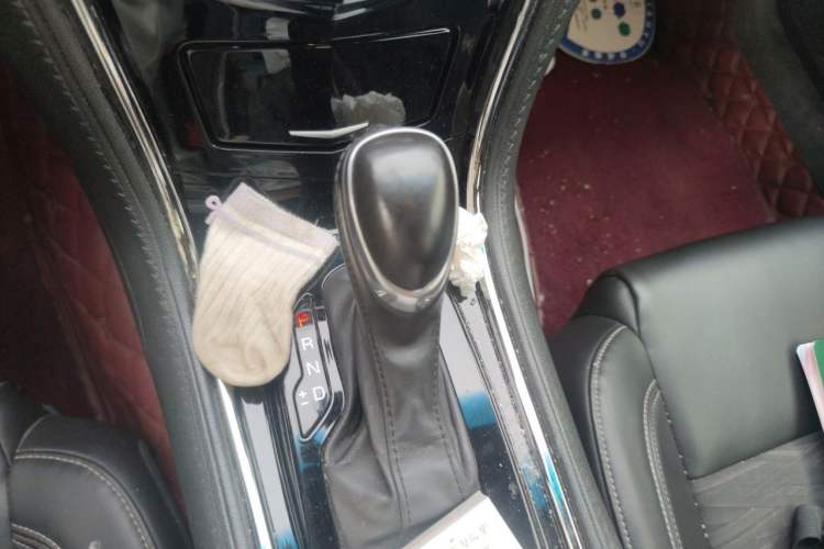 Used Cadillac ATS-L 2017 28T Tech Edition Gear Lever