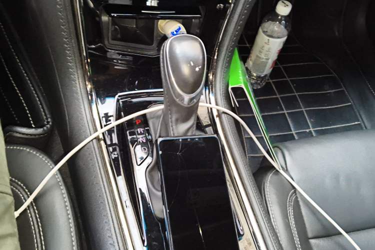 Used Cadillac ATS-L 2017 28T Fashion Edition Gear Lever