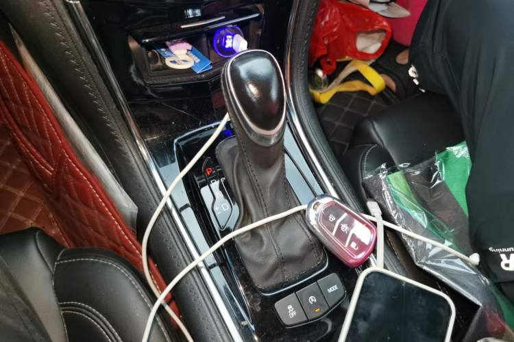 Used Cadillac ATS-L 2017 28T Tech Edition Gear Lever