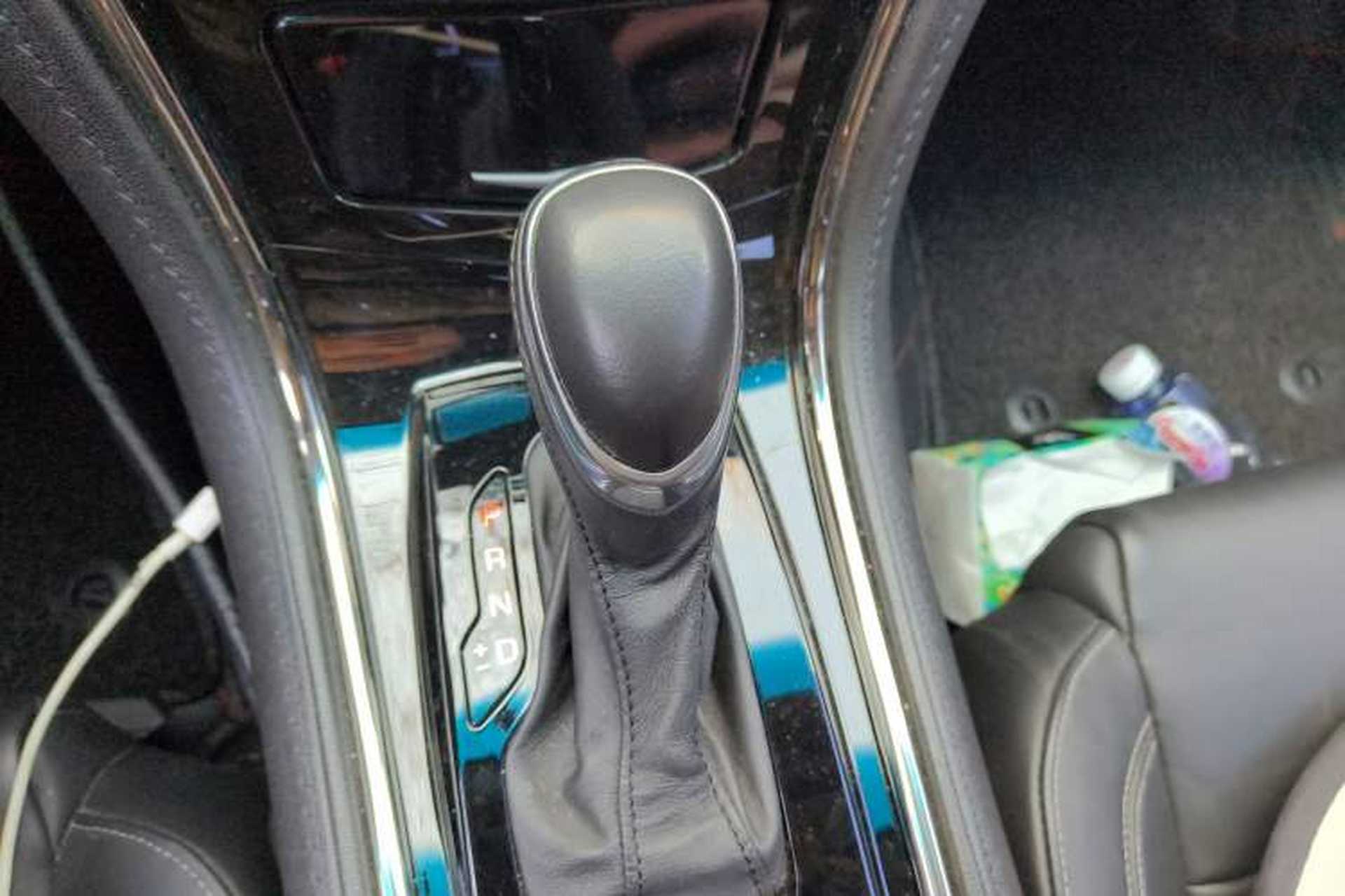 Used Cadillac ATS-L 2017 28T Fashion Edition Gear Lever