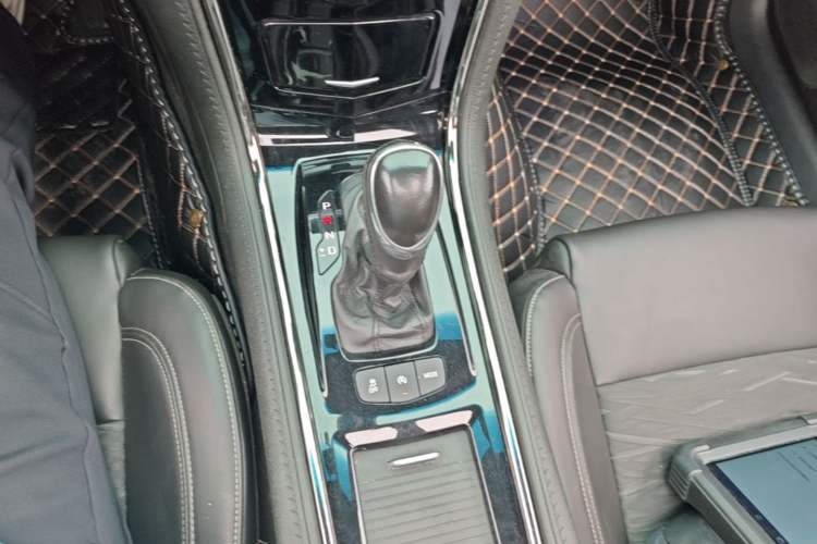 Used Cadillac ATS-L 2017 28T Tech Edition Gear Lever