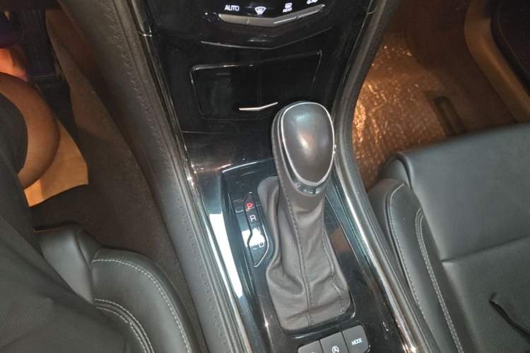 Used Cadillac ATS-L 2017 28T Fashion Edition Gear Lever