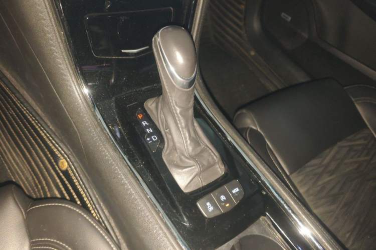 Used Cadillac ATS-L 2017 28T Tech Edition Gear Lever