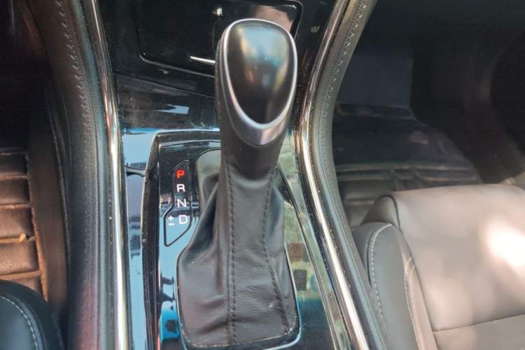 Used Cadillac ATS-L 2017 28T Tech Edition Gear Lever