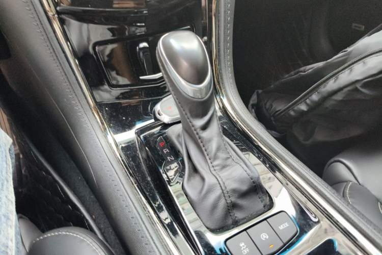 Used Cadillac ATS-L 2017 28T Tech Edition Gear Lever