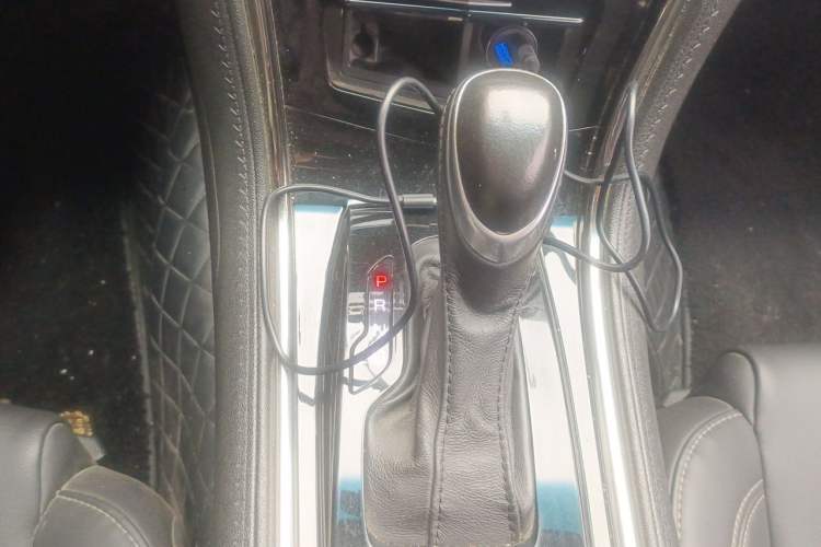 Used Cadillac ATS-L 2017 28T Tech Edition Gear Lever