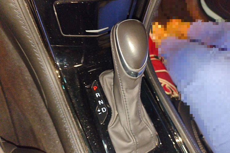 Used Cadillac ATS-L 2017 28T Fashion Edition Gear Lever