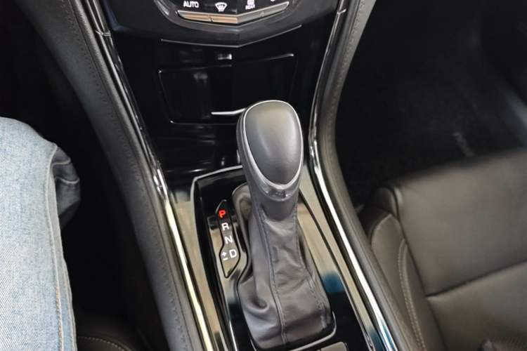 Used Cadillac ATS-L 2017 28T Fashion Edition Gear Lever