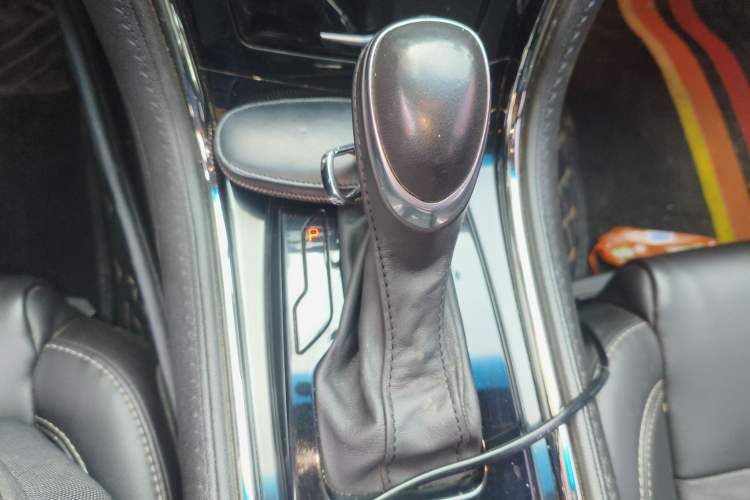 Used Cadillac ATS-L 2017 28T Tech Edition Gear Lever