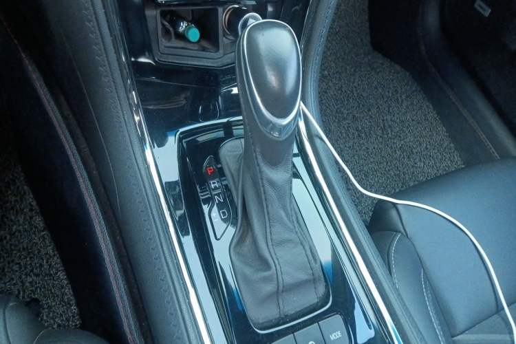 Used Cadillac ATS-L 2017 28T Tech Edition Gear Lever
