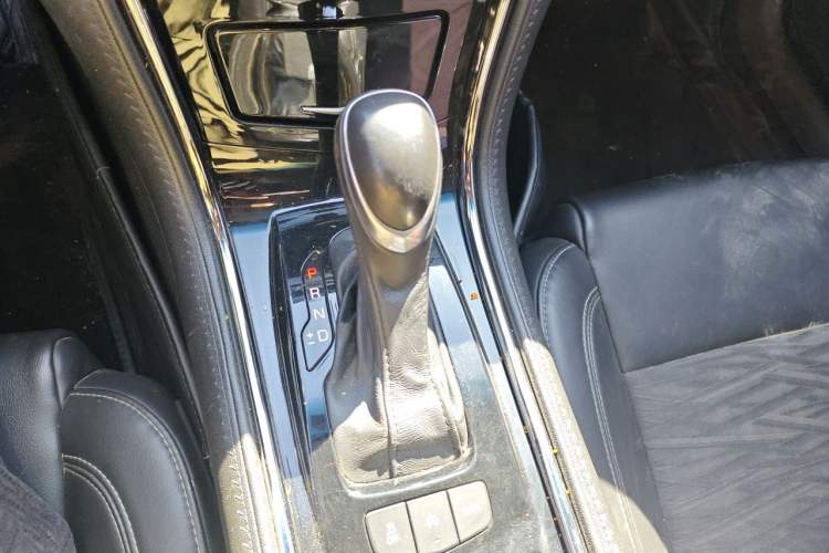 Used Cadillac ATS-L 2017 28T Tech Edition Gear Lever
