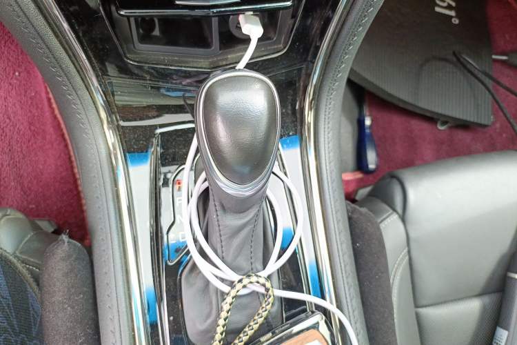 Used Cadillac ATS-L 2017 28T Fashion Edition Gear Lever