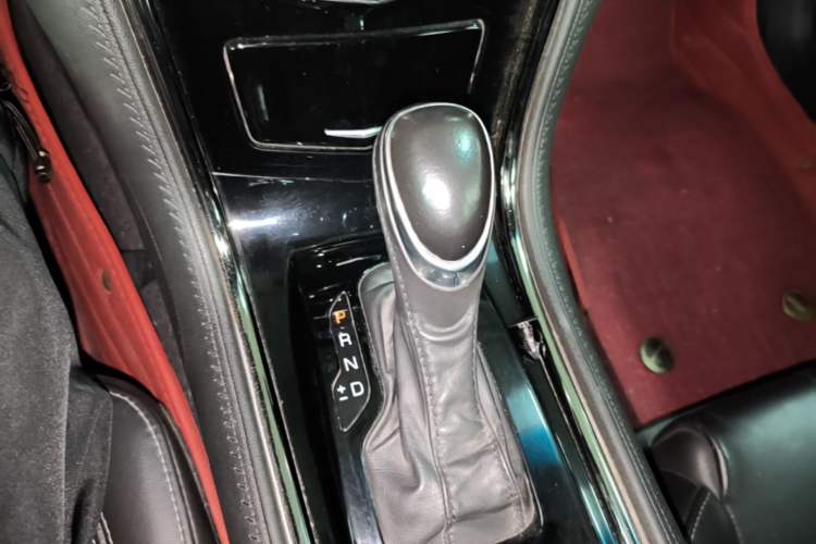 Used Cadillac ATS-L 2017 28T Fashion Edition Gear Lever