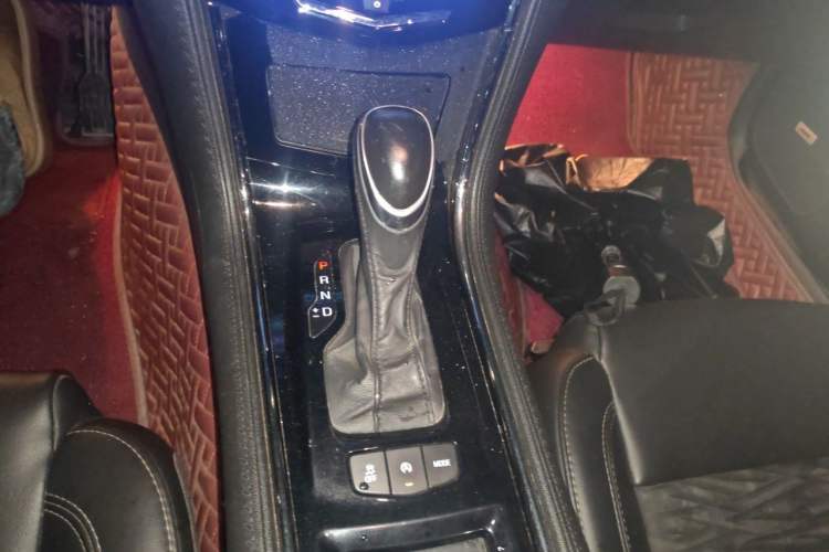Used Cadillac ATS-L 2017 28T Tech Edition Gear Lever