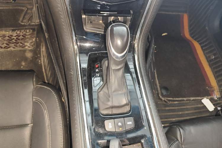Used Cadillac ATS-L 2017 28T Fashion Edition Gear Lever