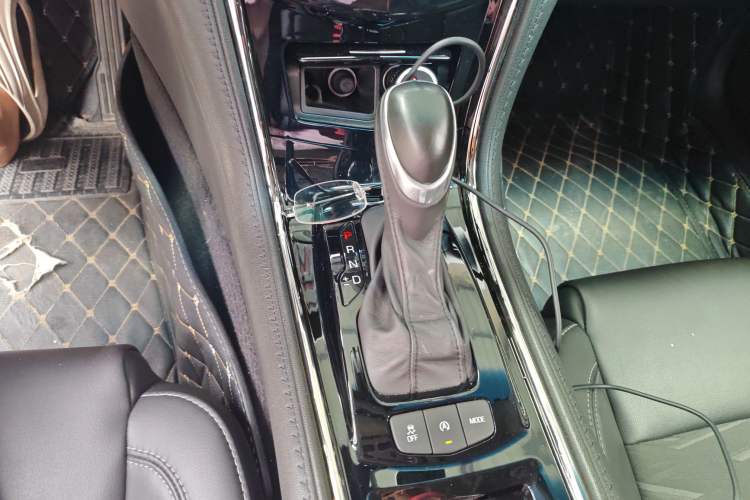 Used Cadillac ATS-L 2017 28T Tech Edition Gear Lever
