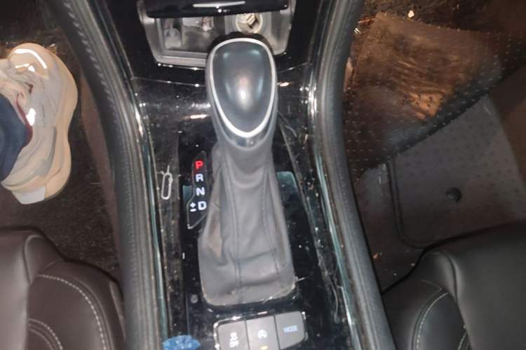 Used Cadillac ATS-L 2017 28T Tech Edition Gear Lever