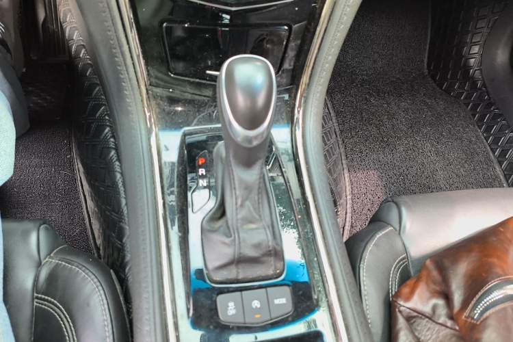 Used Cadillac ATS-L 2017 28T Fashion Edition Gear Lever